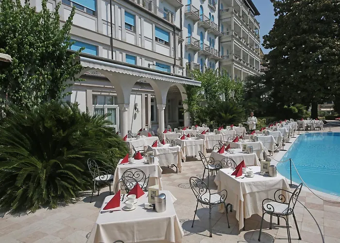 Hotel Savoy Palace