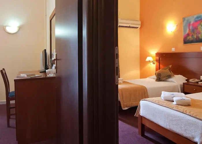 Triton Hotel Piraeus