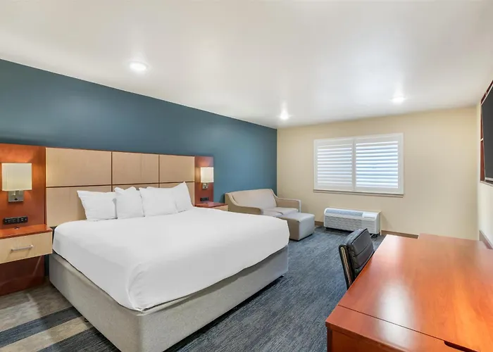 Best Western Plus Clocktower Inn