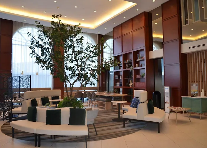 Holiday Inn & Suites Montreal Airport By Ihg