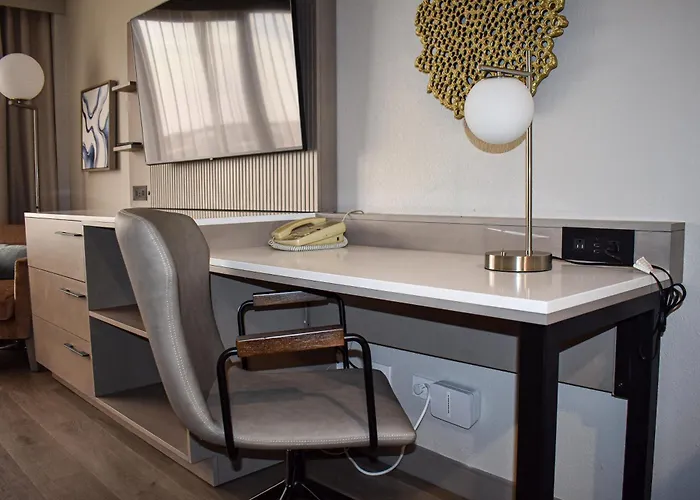 Doubletree By Hilton Chicago - Oak Brook