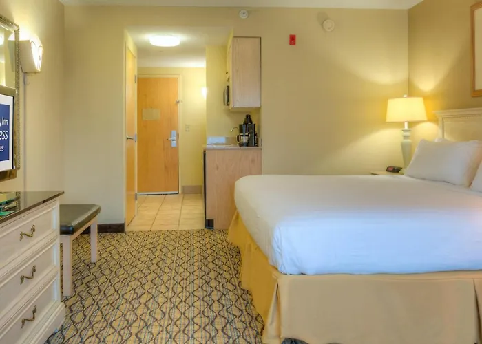 Holiday Inn Express Hotel & Suites Memphis Southwind By Ihg