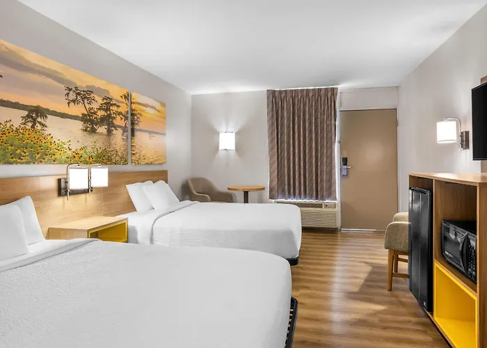 Days Inn By Wyndham Adel I-75
