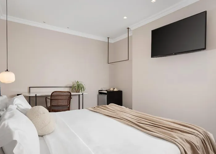 Civitas Suites Hotel