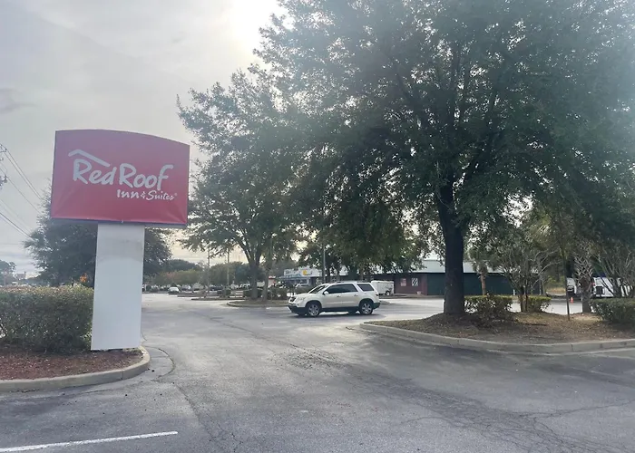 Red Roof Inn & Suites Hinesville