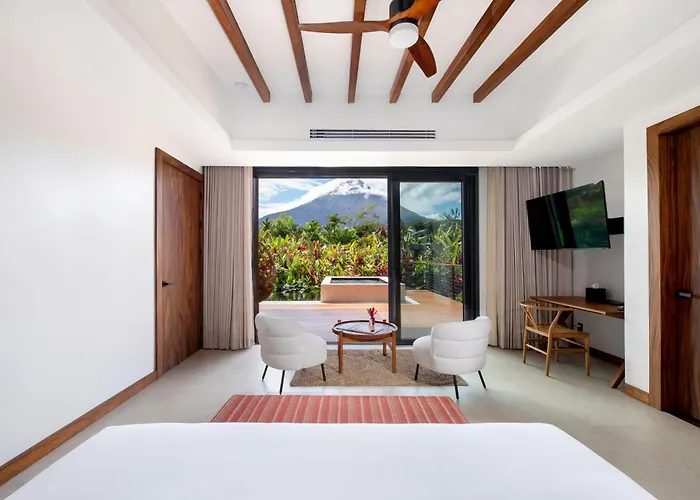 Arenal Manoa Resort & Hot Springs