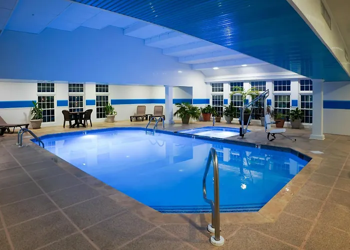 Comfort Suites Chincoteague Island Bayfront Resort