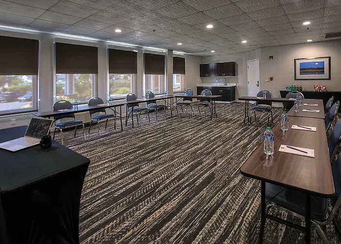 Comfort Suites Chincoteague Island Bayfront Resort