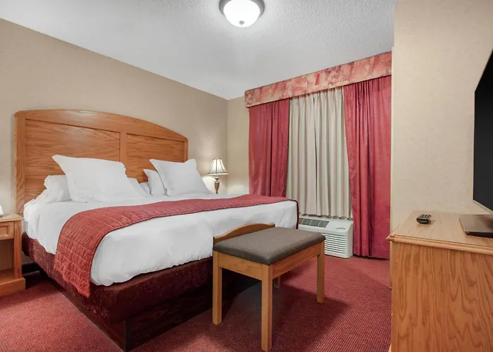 Norfolk Lodge & Suites, An Ascend Collection Hotel
