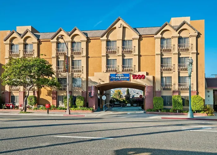 Howard Johnson By Wyndham Pasadena