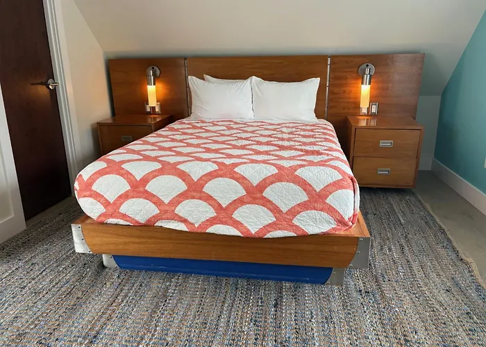 Surfside Inn Chatham