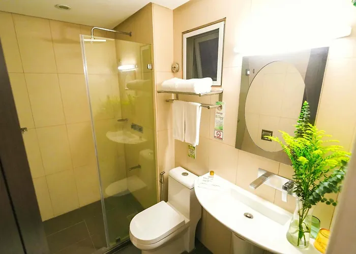 Court Meridian Hotel & Suites