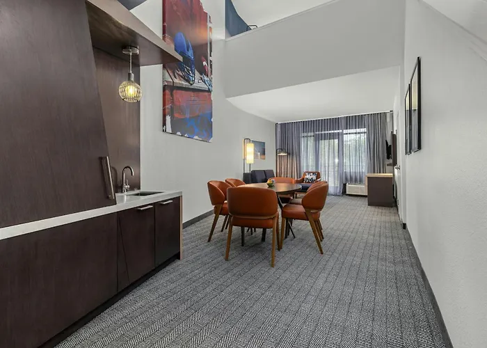 Courtyard By Marriott Oxford