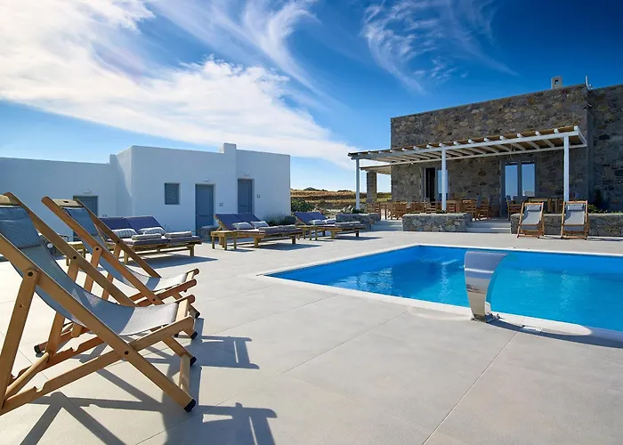 Lithos Luxury Rooms (Adults Only)