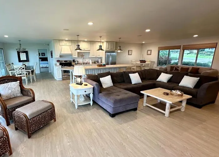 Oceanfront Haven - Hot Tub & Private Beach Access