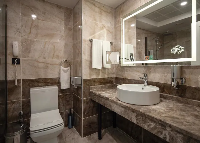 Karpalas City Hotel & Spa