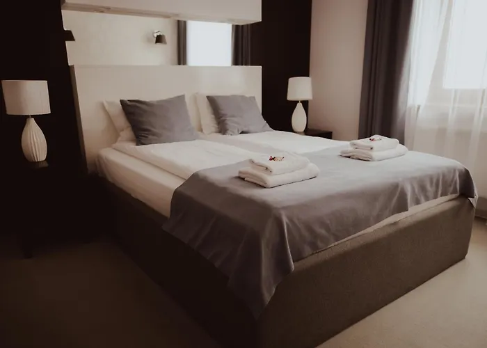 Novopolska - Hotel I Restauracja