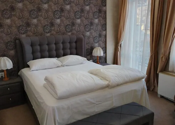 Семеен Хотел Старият Град