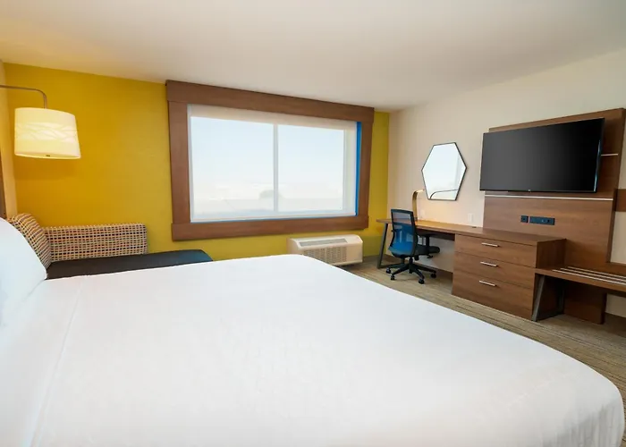 Holiday Inn Express & Suites - Las Vegas - E Tropicana By Ihg
