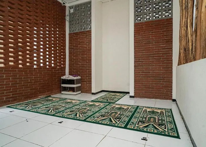 Reddoorz Syariah At Mitra Guest House