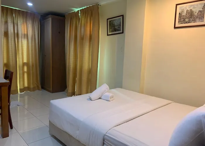 D'Feringghi Hotel