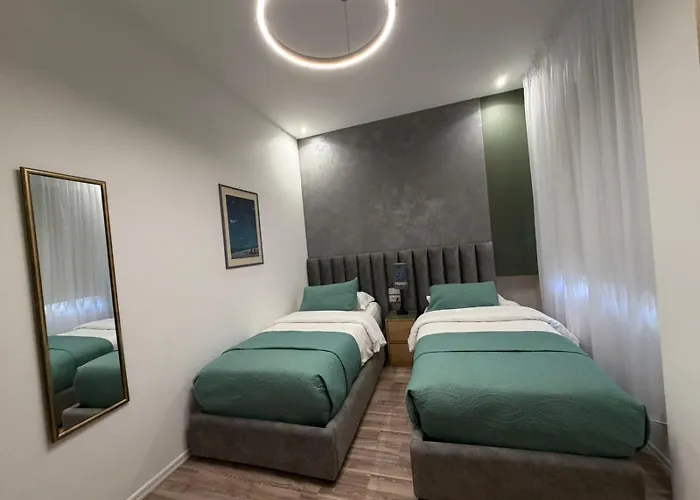 Peaky Hotel