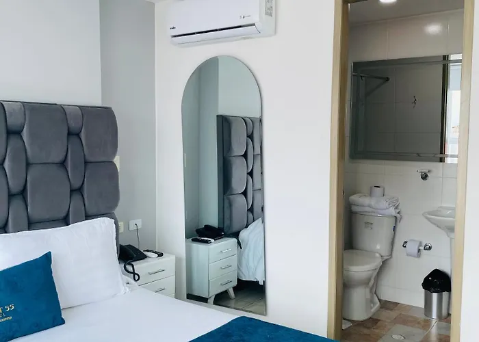 Street 55 Hotel