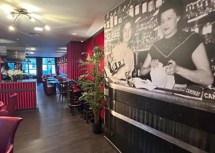 Le Divona Hotel & Bar "Au Coeur De Divonne-Les-Bains"