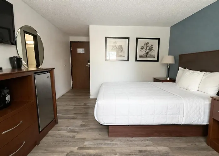 Hotel 8