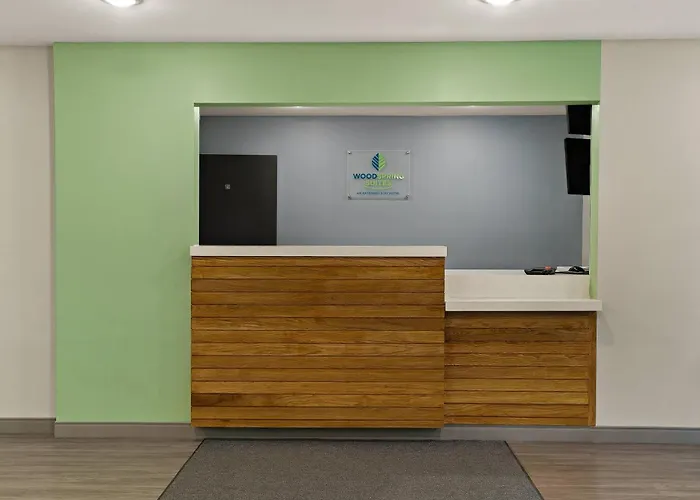 Woodspring Suites East Lansing - University Area