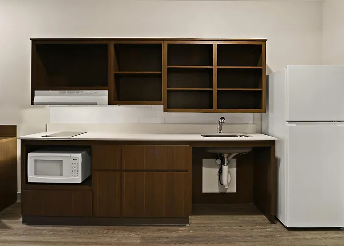 Woodspring Suites East Lansing - University Area