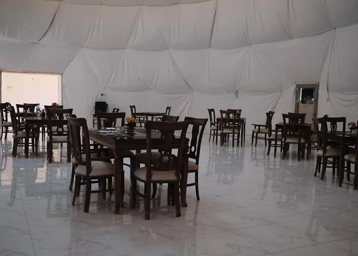 Rum Plaza Luxury Camp