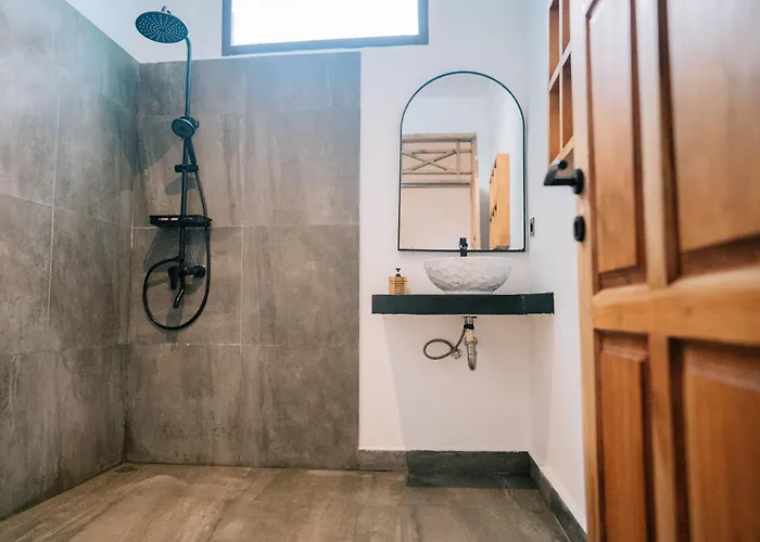 The Confidential Mandalika - Sea Front Hotel - New Starlink 70Mbps Wifi - Free Gym Access