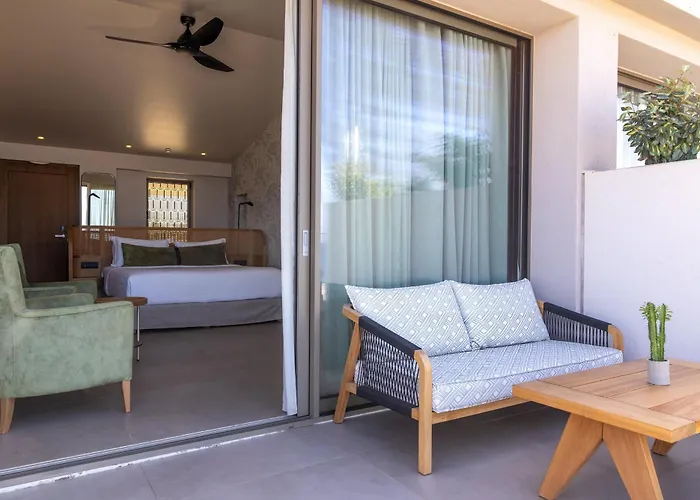 Castello Boutique Suites By The Sea - Adults Only