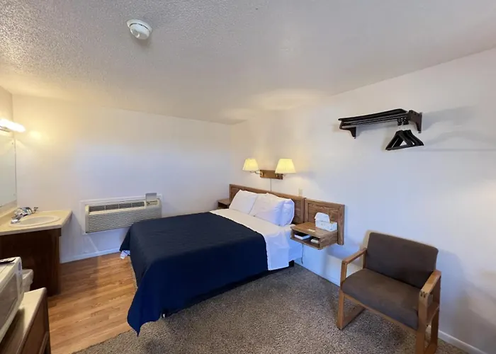 West Lake Grandvue Inn