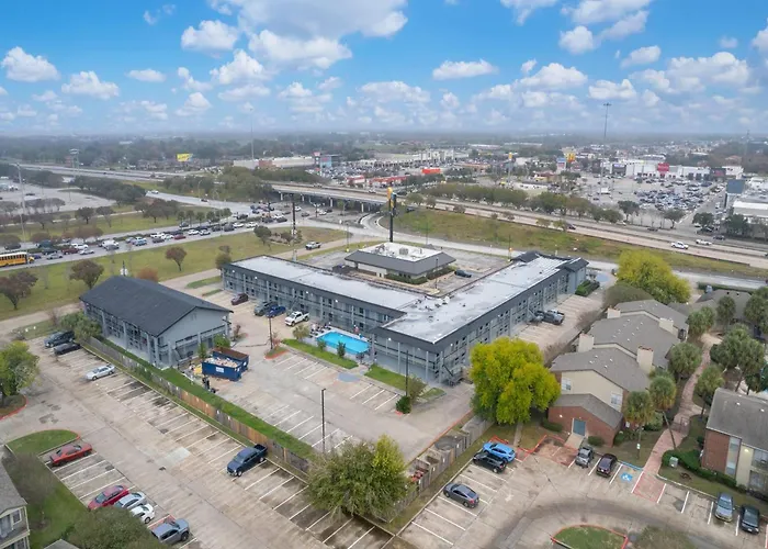 Super 8 By Wyndham Texas City - Galveston Area