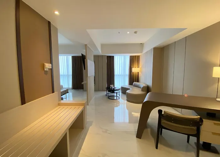 Grand Whiz Hotel Praxis Surabaya