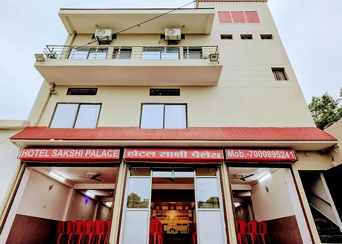 Hotel Sakshi Palace