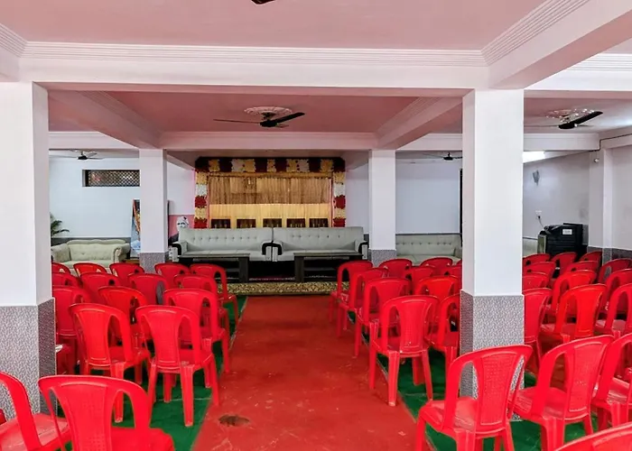Hotel Sakshi Palace