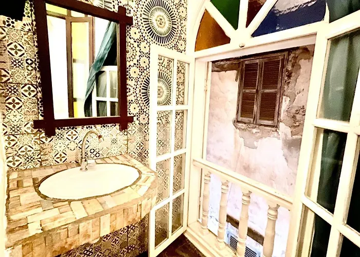 Hostel & Riad
