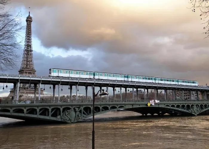 Chatillon Citea Capsule Chambre Chez L'Habitant Chatillon Metro Pour Nuitee Avec Acces Direct Paris Centre Et Espace Limite En Journee Paris Sans Nuitee Acces Limite 8H00-19H00 Pour Depot Bagages