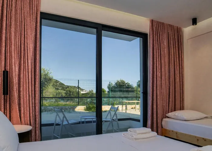 Villa Tonia Livadh Himare