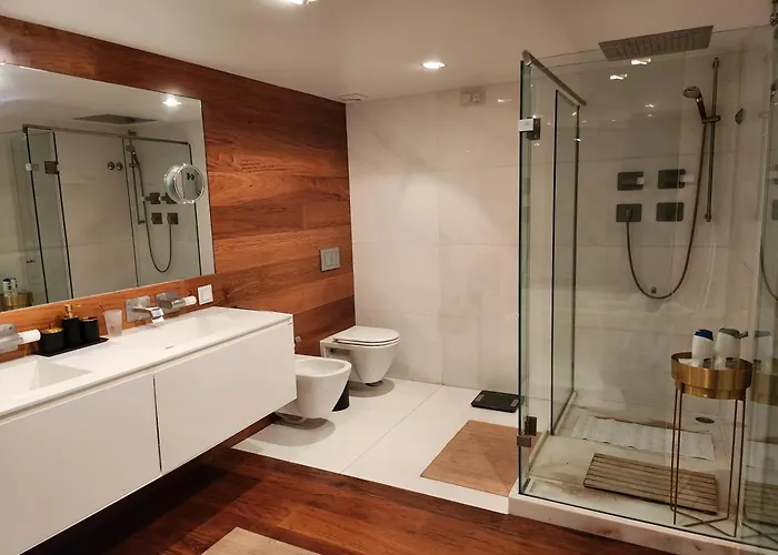 Modern Villa With Sea & River View Pool And Gym.