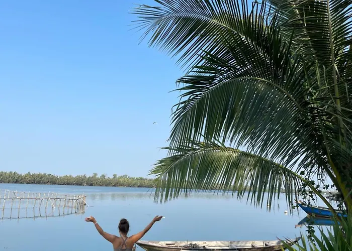 Coral Riverside Homestay&Hostel
