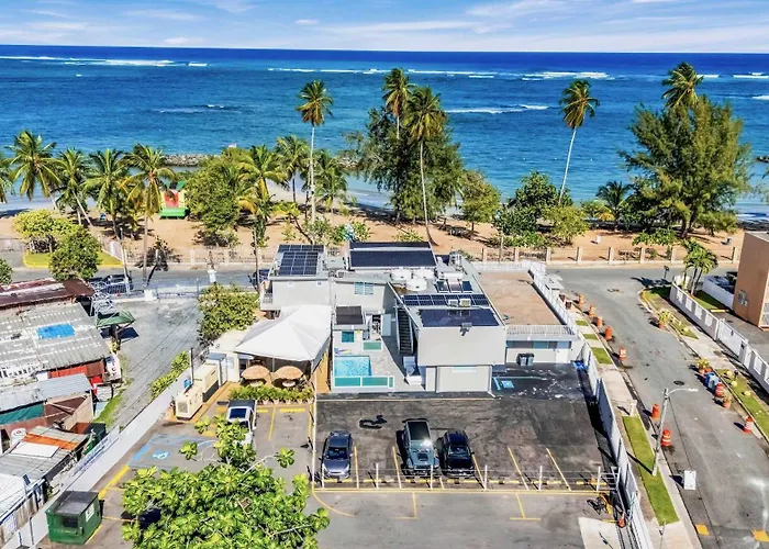 Aqua Terrazas Studio 3 - Beachfront, Pool, Local Fun & Dining