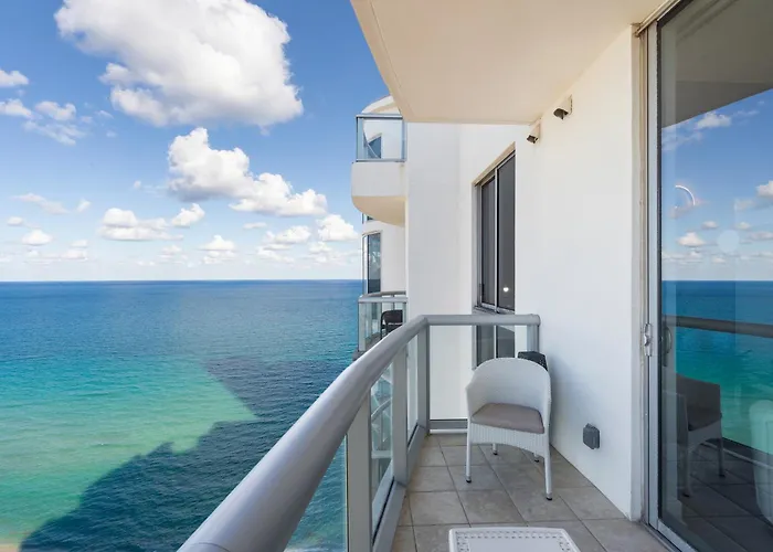 Luxury Penthouse Oasis - Oceanfront Views & Resort Perks
