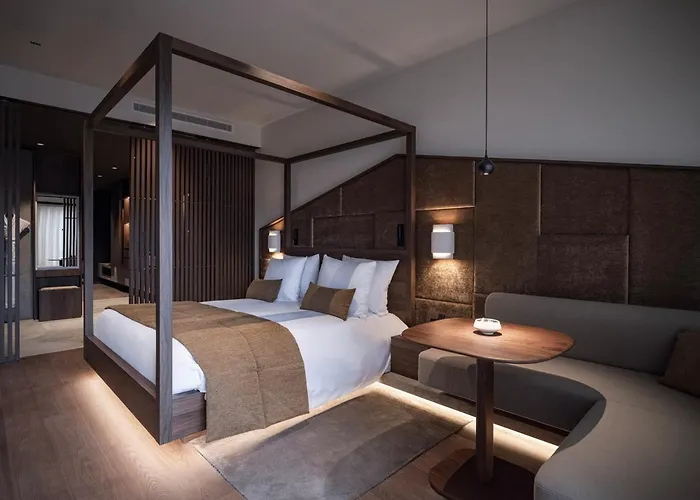 Yona Ex Le Parc Hotel