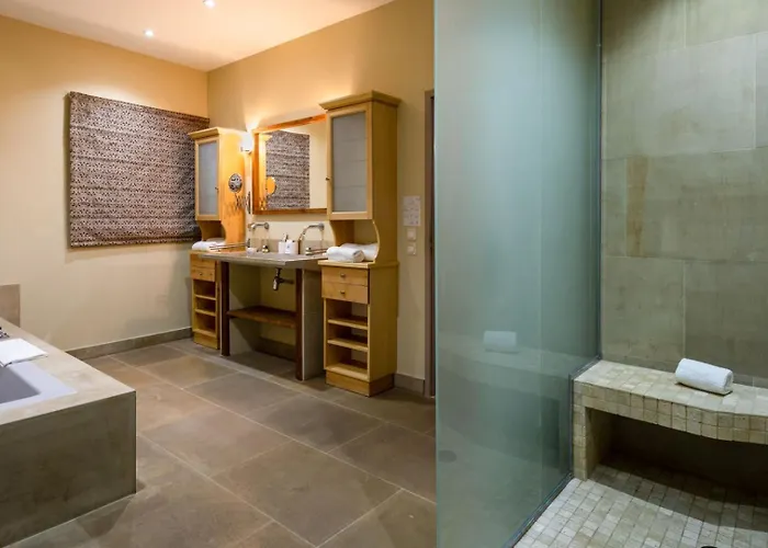 Le Clos Violette Et Le 11 D'Aglae - Appart' Hotel De Charme Design De Luxe