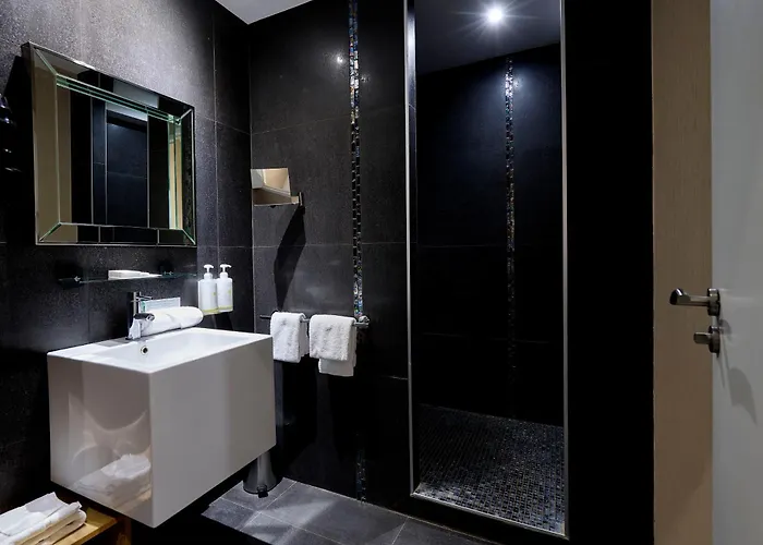 Maison Philippe Le Bon Hotel, Restaurant & Bar Le 19