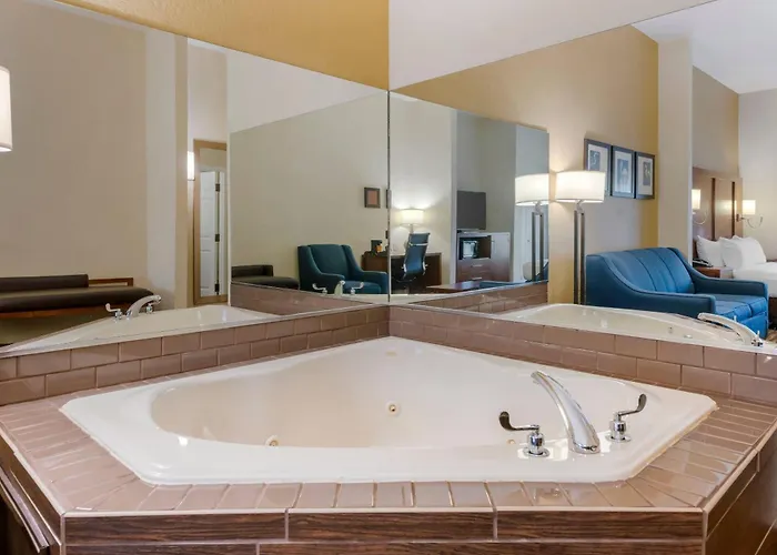 Comfort Suites Lady Lake - The Villages